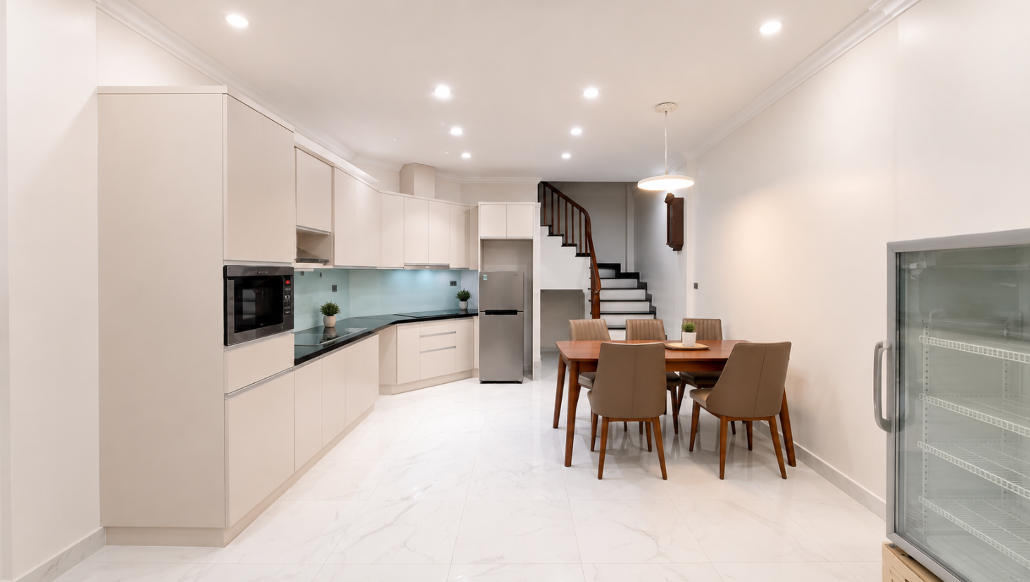 NEW MORDEN 03 BR APARTMENT FOR RENT IN DOI CAN AREA, BA DINH