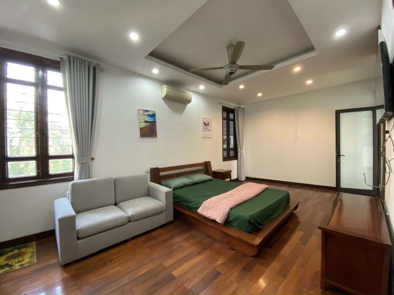 Newly Renovated 02 BR Apartment for rent in Dang Thai Mai Area, Tay Ho, Budget Price