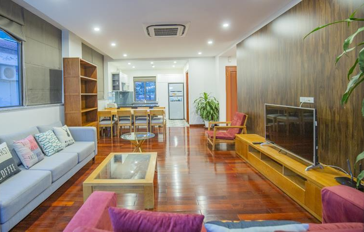 Impressive & Sophisticated 4 BR apartment for rent in Tay Ho, Building with pool