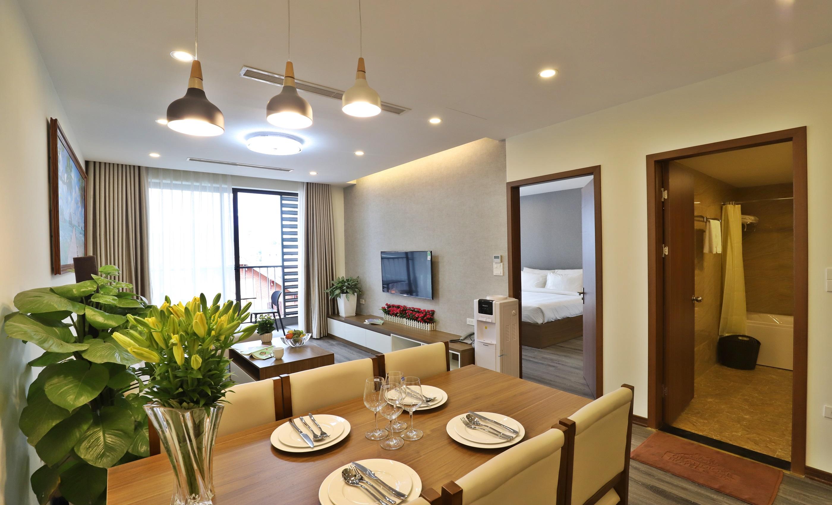 Light-filled one-bedroom apartment in Tay Ho, Close to Somerset West Point