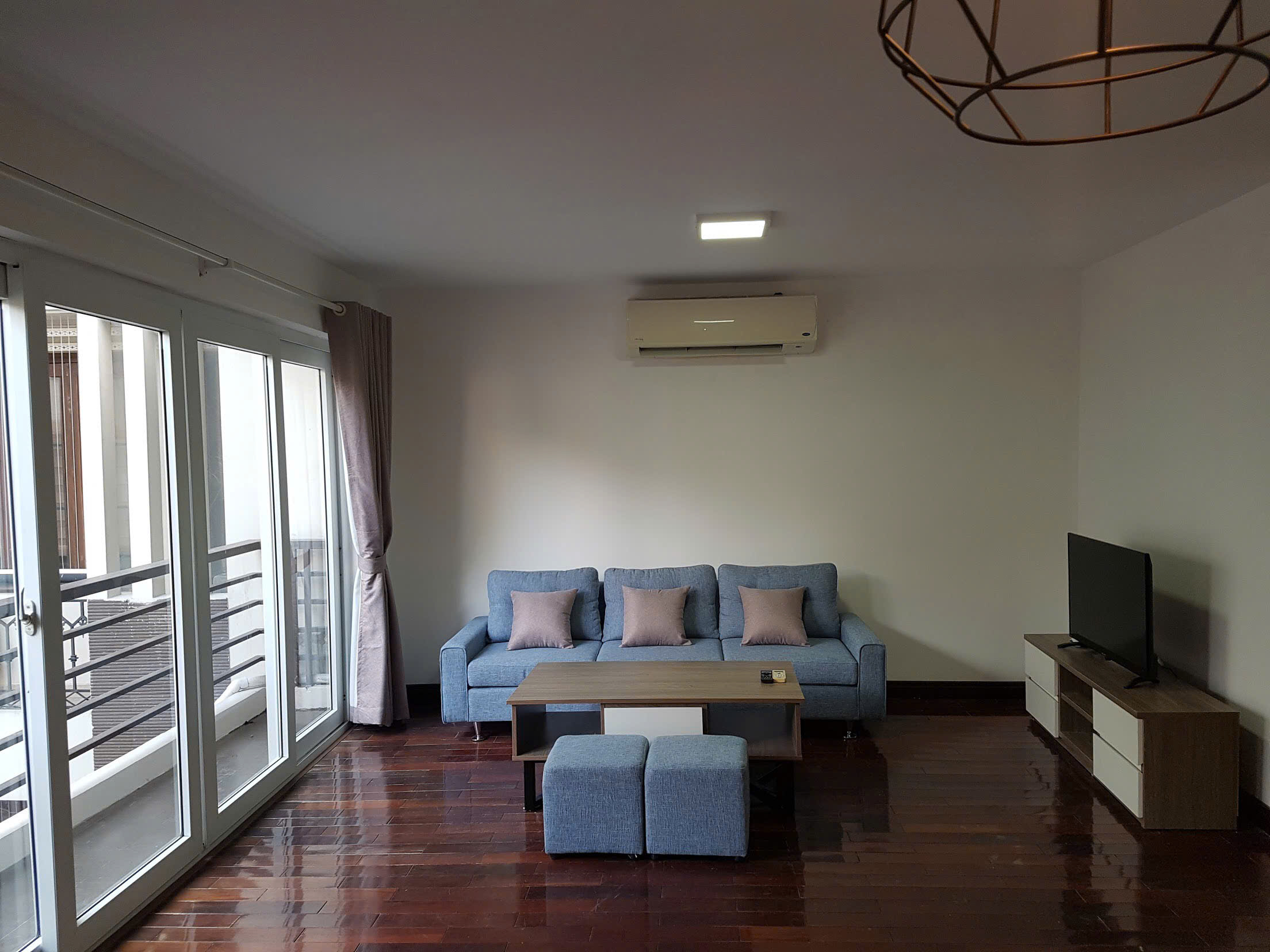 Nice one bedroom apartment for rent in Linh Lang str, Ba Dinh