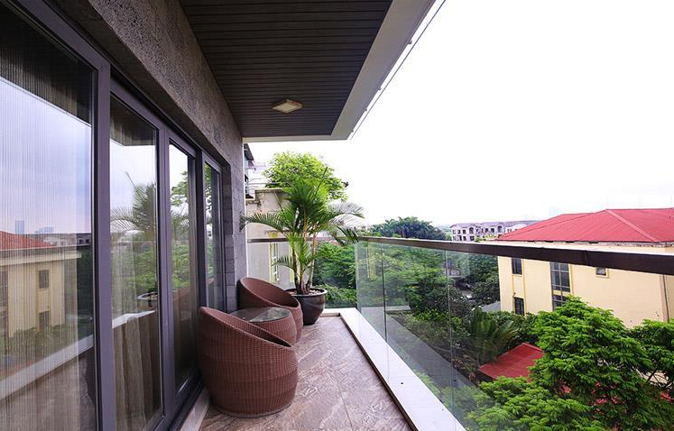 Nicely Decorated 1 BR Apartment In Trinh Cong Son Str Tay Ho, Great Amenities