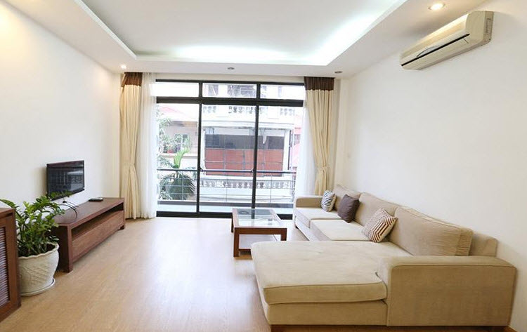 *Peacefull & Well furnished Apartment for rent in Van Cao str, Ba Dinh*