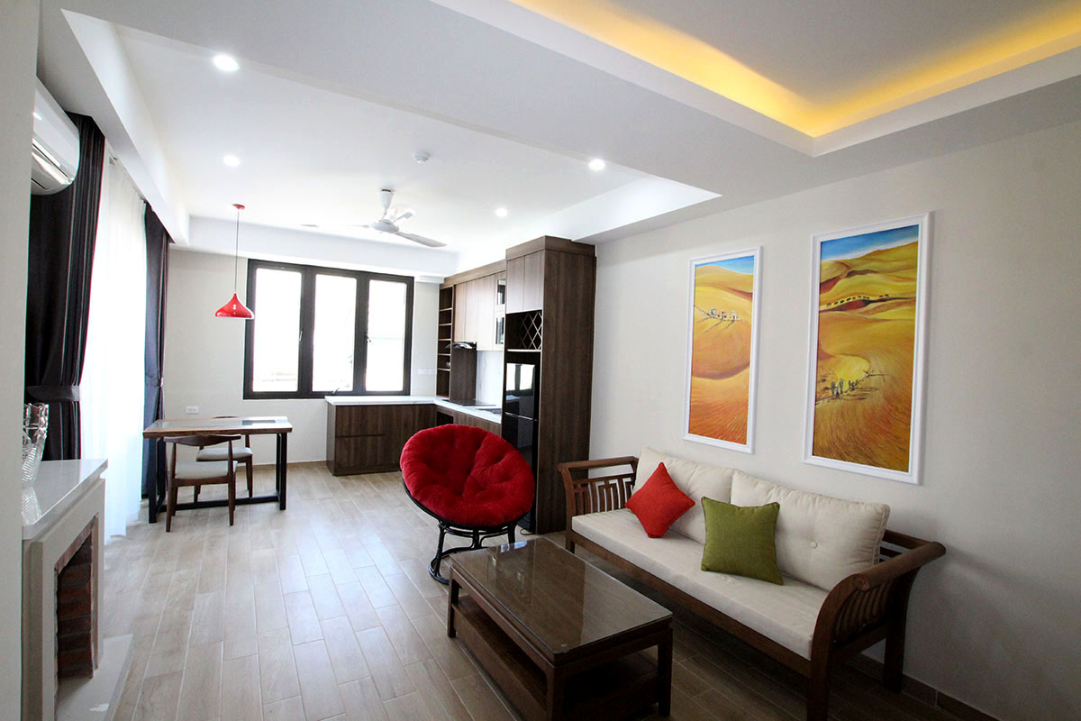 *Quiet, stylish, 01 BR flat for rent in Tu Hoa str, Tay Ho, 3 mins to West Lake*