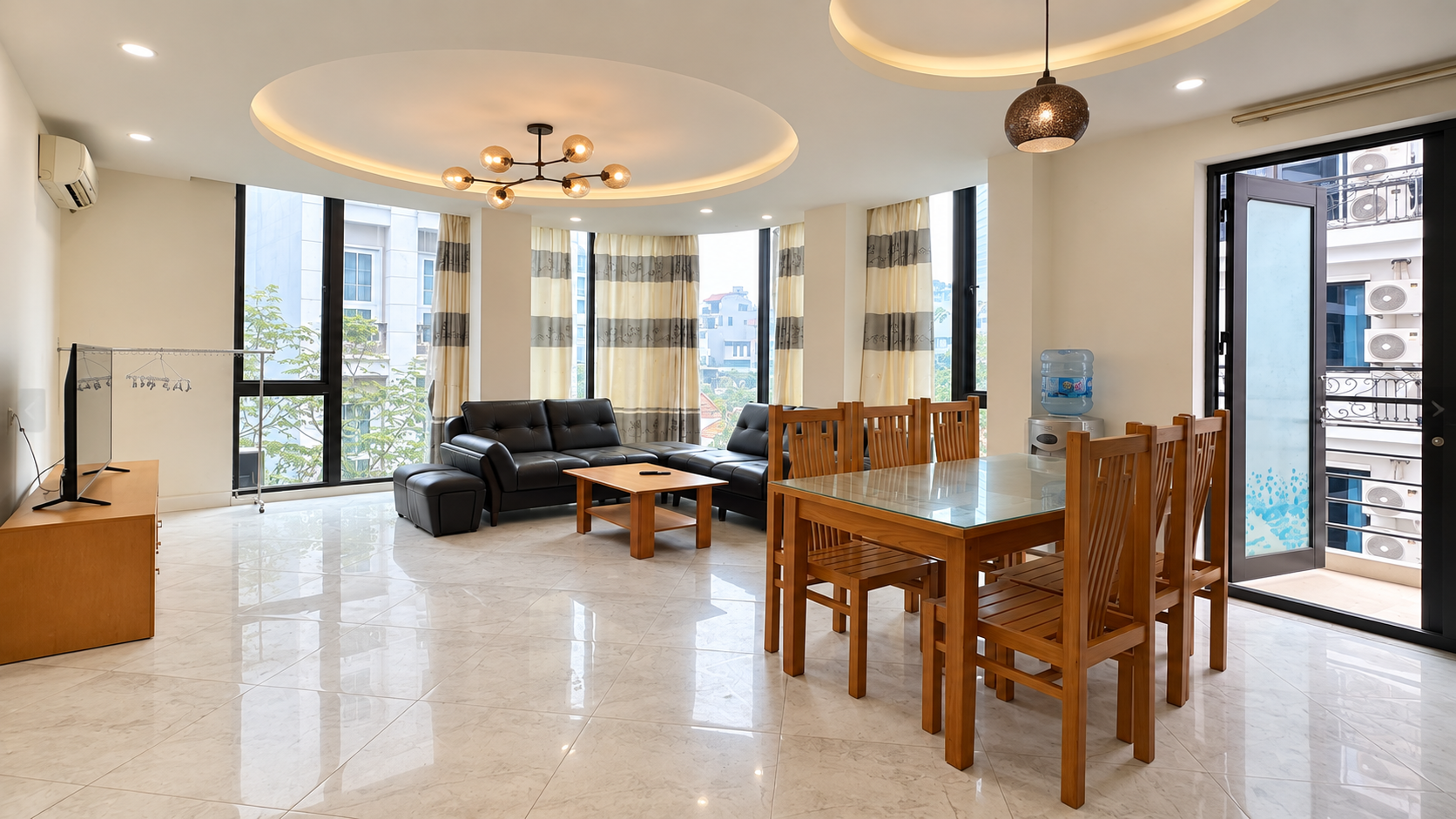 Rental two bedroom apartment in Truc Bach, full services, Reasonable price