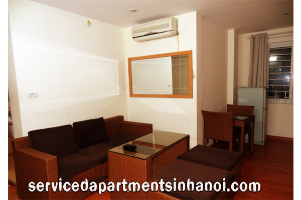Serviced apartment in Trung Hoa Nhan Chinh Area, 2 beds, wooden floor