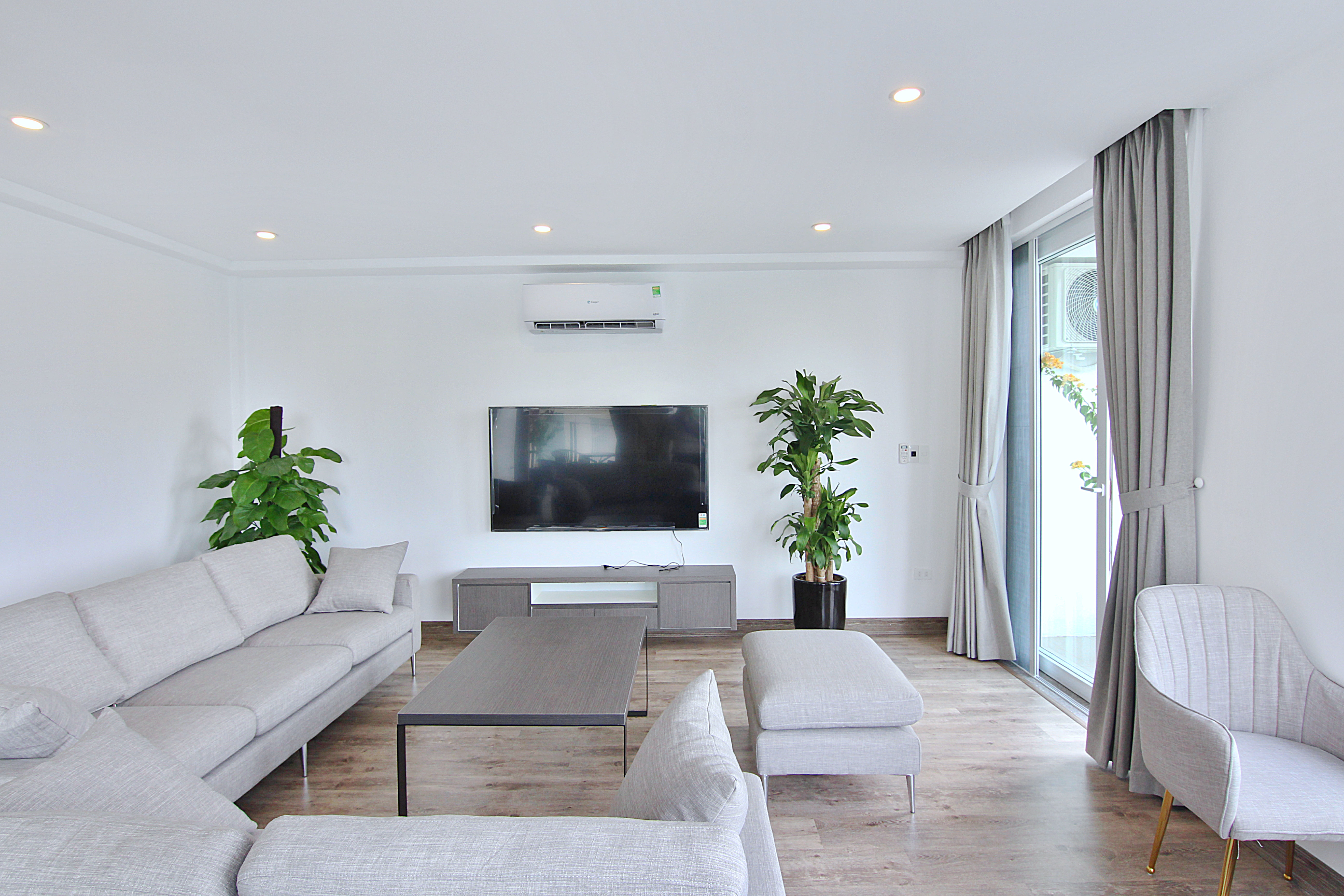 Spacious 3-Bedroom Apartment for Rent at Tô Ngọc Vân, Westlake 150m²