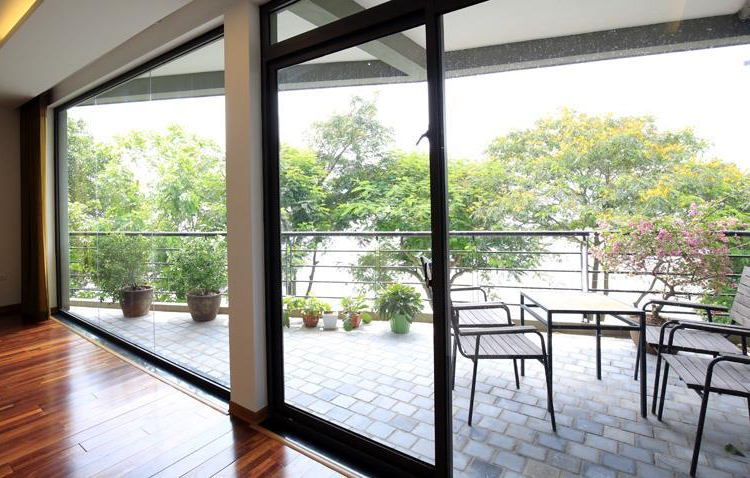 *Spacious and the luxurious Lakefront apartment next to West Lake, Fully sunshine*