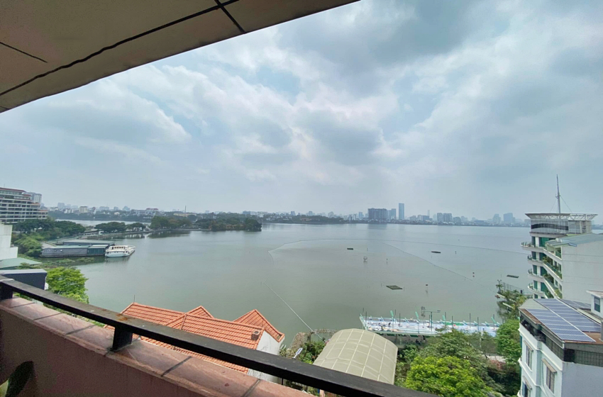 Spacious Lake View Apartment Rental in Yen Phu str, Tay Ho