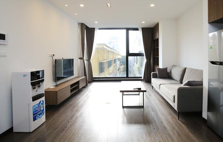 *Splendid, light, Modern One Bedroom Apartment in central Tay Ho, reasonable Rate*