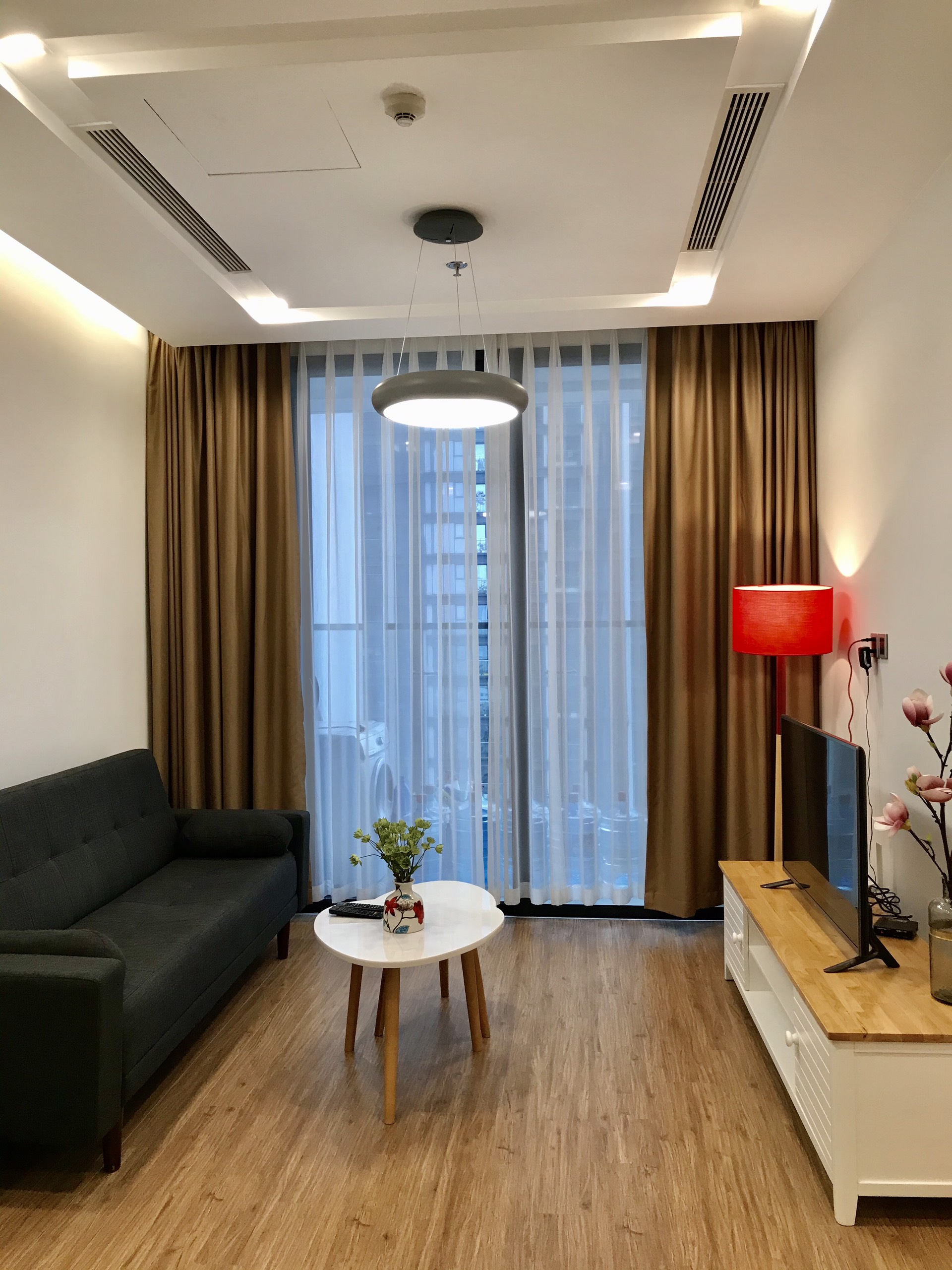 Splendid Well-Equipped Studio Apartment Rental In Vinhomes Metropolis