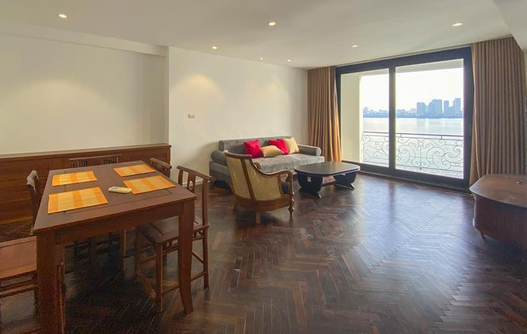 Stunning Lake View  serviced  apartment for rent  in Tu Hoa street, Three beds