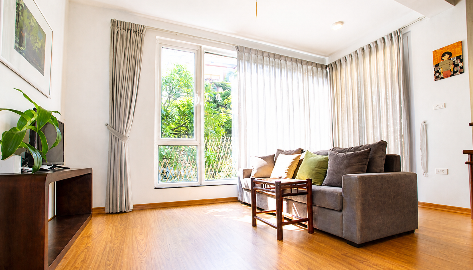 Stylish Apartment Rental in Trinh Cong Son Area, Tay Ho, Budget Price
