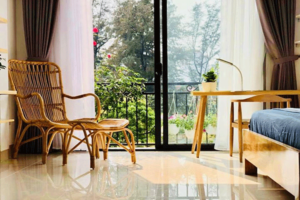 Sunlight Simple Style Apartment Rental in Nghia Tan Area, Cau Giay, Delicate Furniture