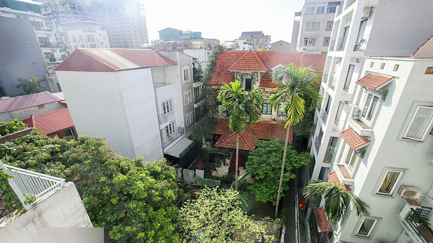 *Super Bright & Balcony One Bedroom Apartment Rental in Xuan Dieu street, Tay Ho*