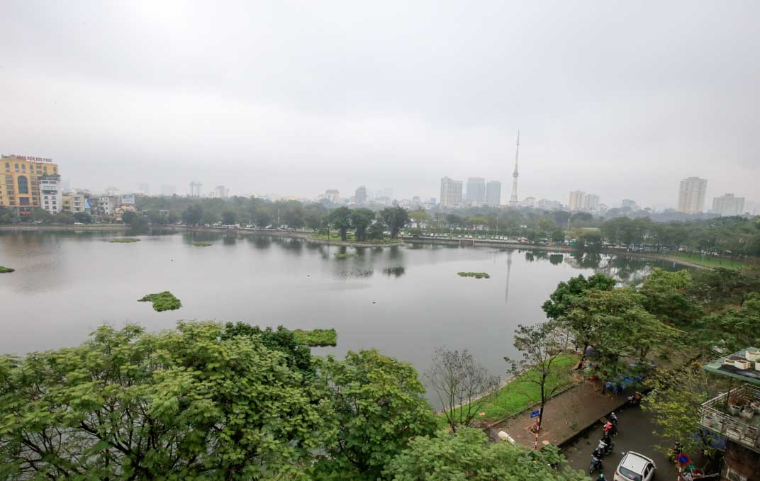 *Super Bright & Lake View Two Bedroom Apartment Rental near Thong Nhat Park, Center Of Hanoi*