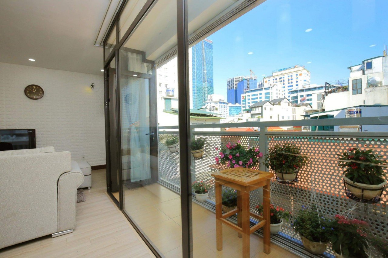 The 2 BR apartment in Kim ma str, Ba Dinh makes every comfort in your hand