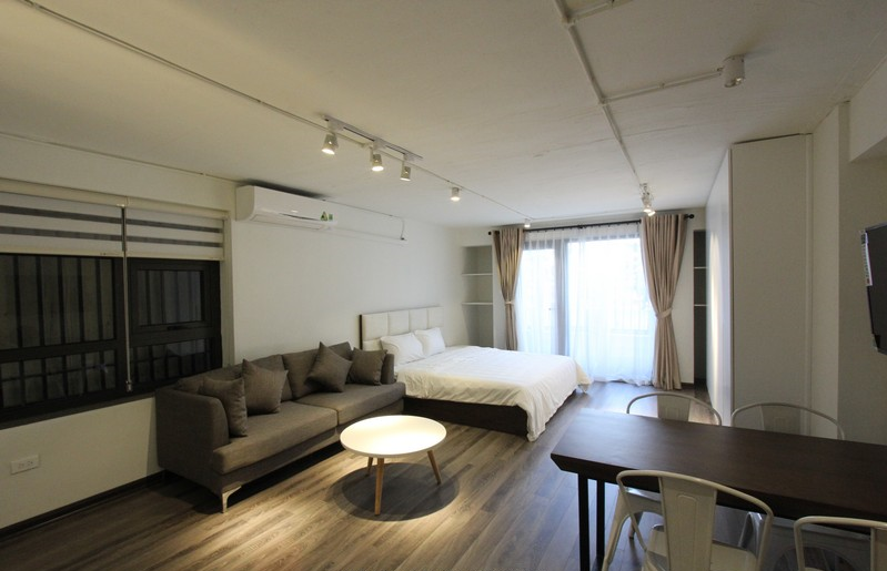 *The Cozy Residence rental near Xuan Dieu str, Central Peaceful Tay Ho*