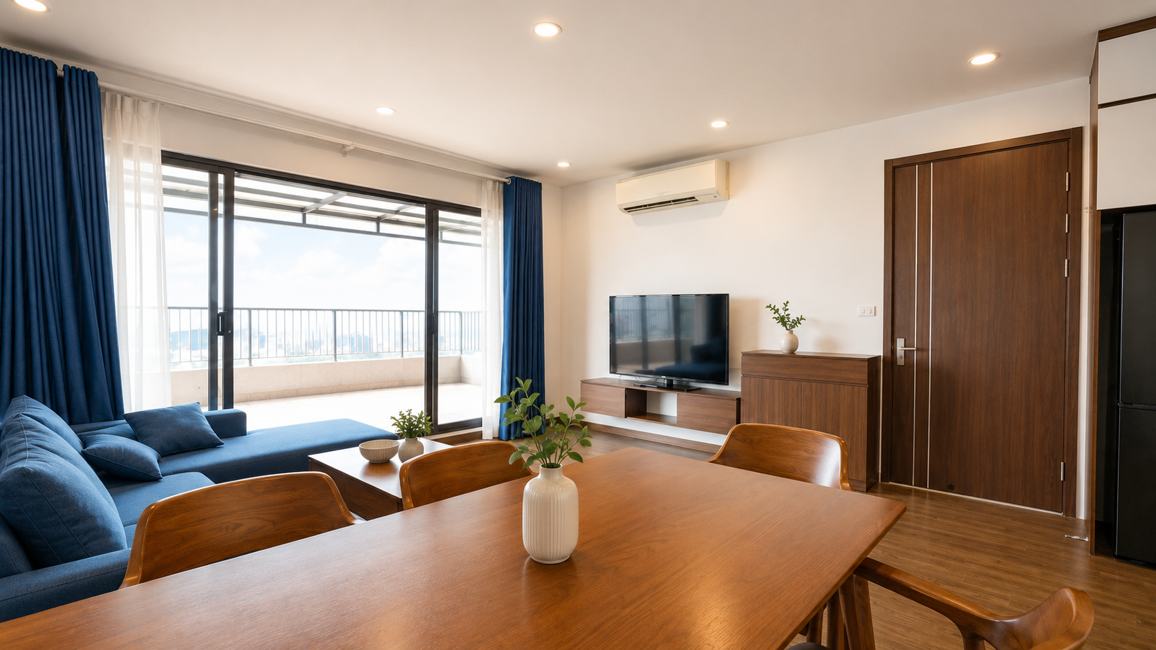 Top floor, Huge Terrace, Beautiful View  02 BR Apartment near Xuan Dieu Area, Tay Ho