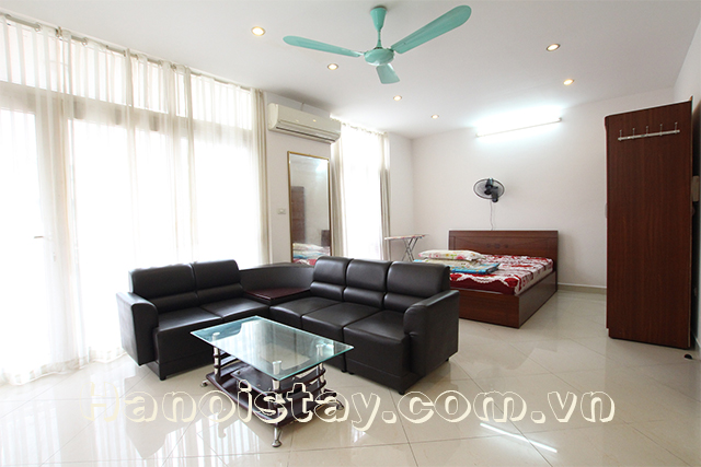 Tranquil and Bright Apartment Rental in Xuan Dieu street, Tay Ho, Cheap Price
