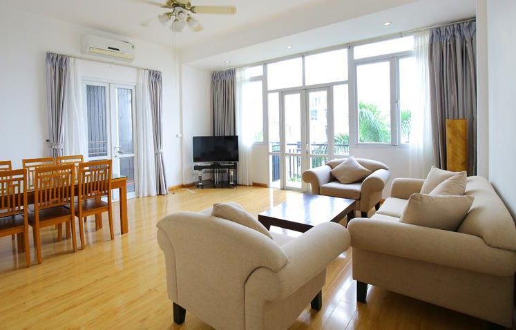 *Tranquil Spacious Two Bedroom Apartment Close to Somerset West Point, Tay Ho*