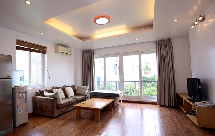 Very Bright 2 BR Apartment in Xuan Dieu str, Tay Ho, Favourable price