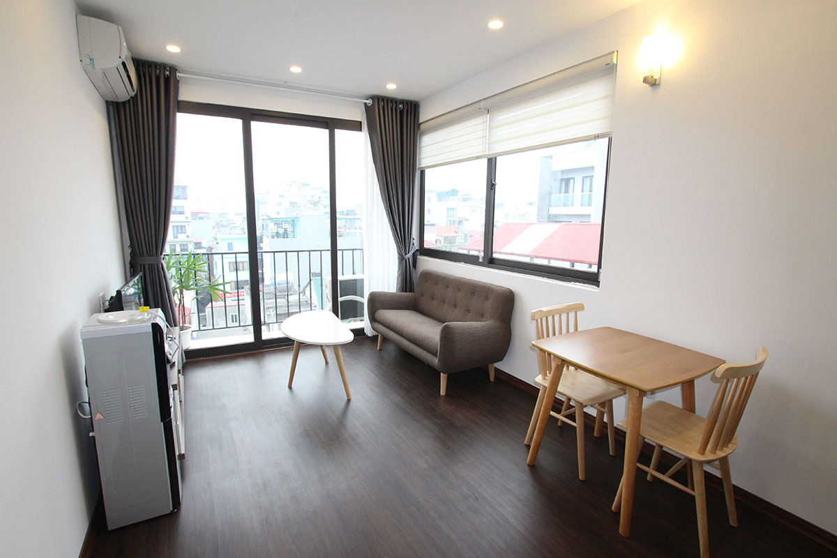 *Very Bright One Bedroom Serviced Apartment Rental in Dao Tan street, Ba Dinh*