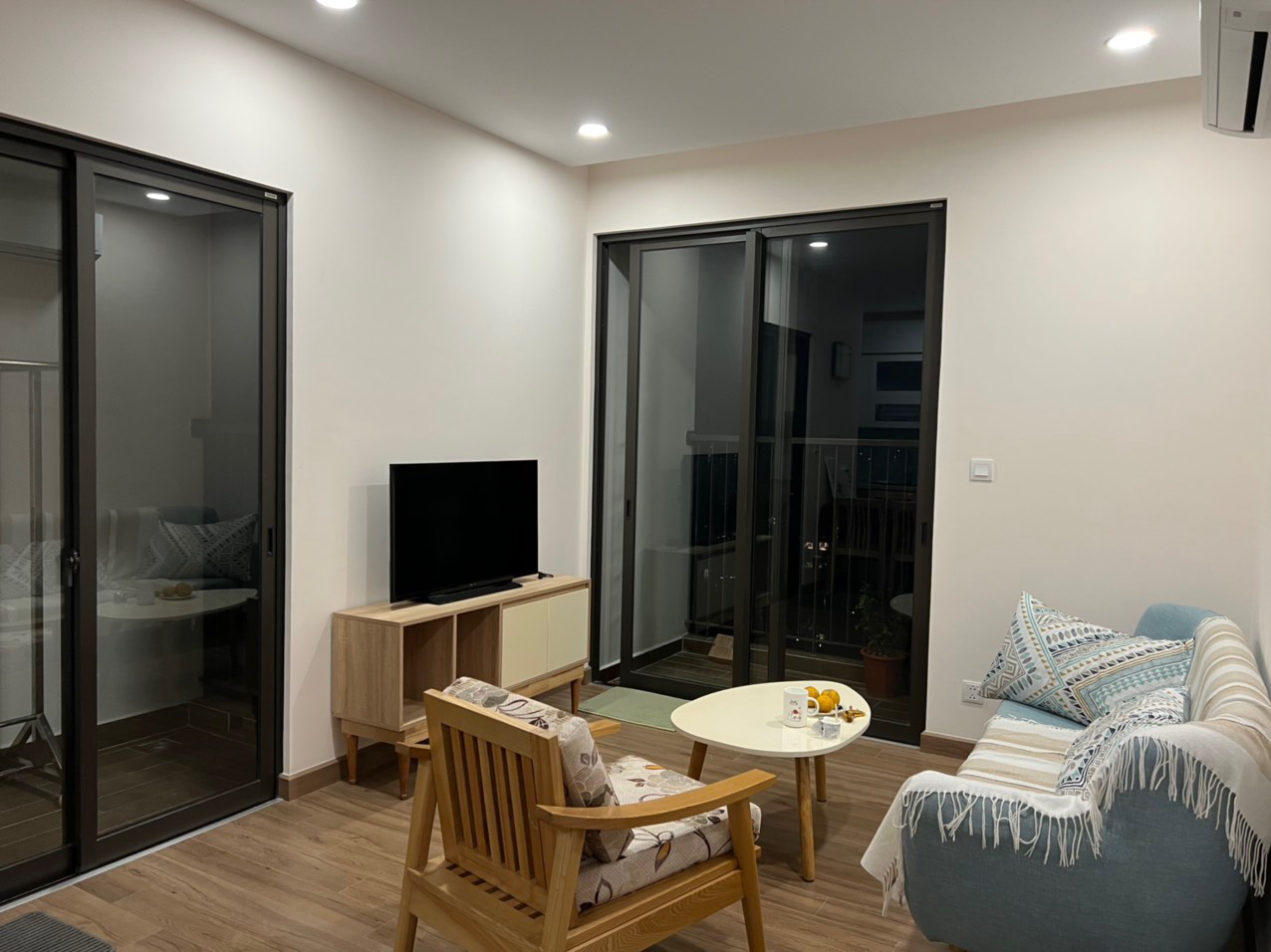 Very Nice 02 BR Apartment for rent in Sky Oasis, Ecopark