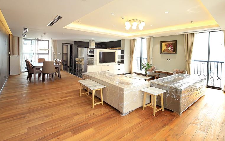 *Wow! Luxury 03+ BR Serviced Apartment Rental in Skyvilla building, Hoan Kiem, Perfect Location*