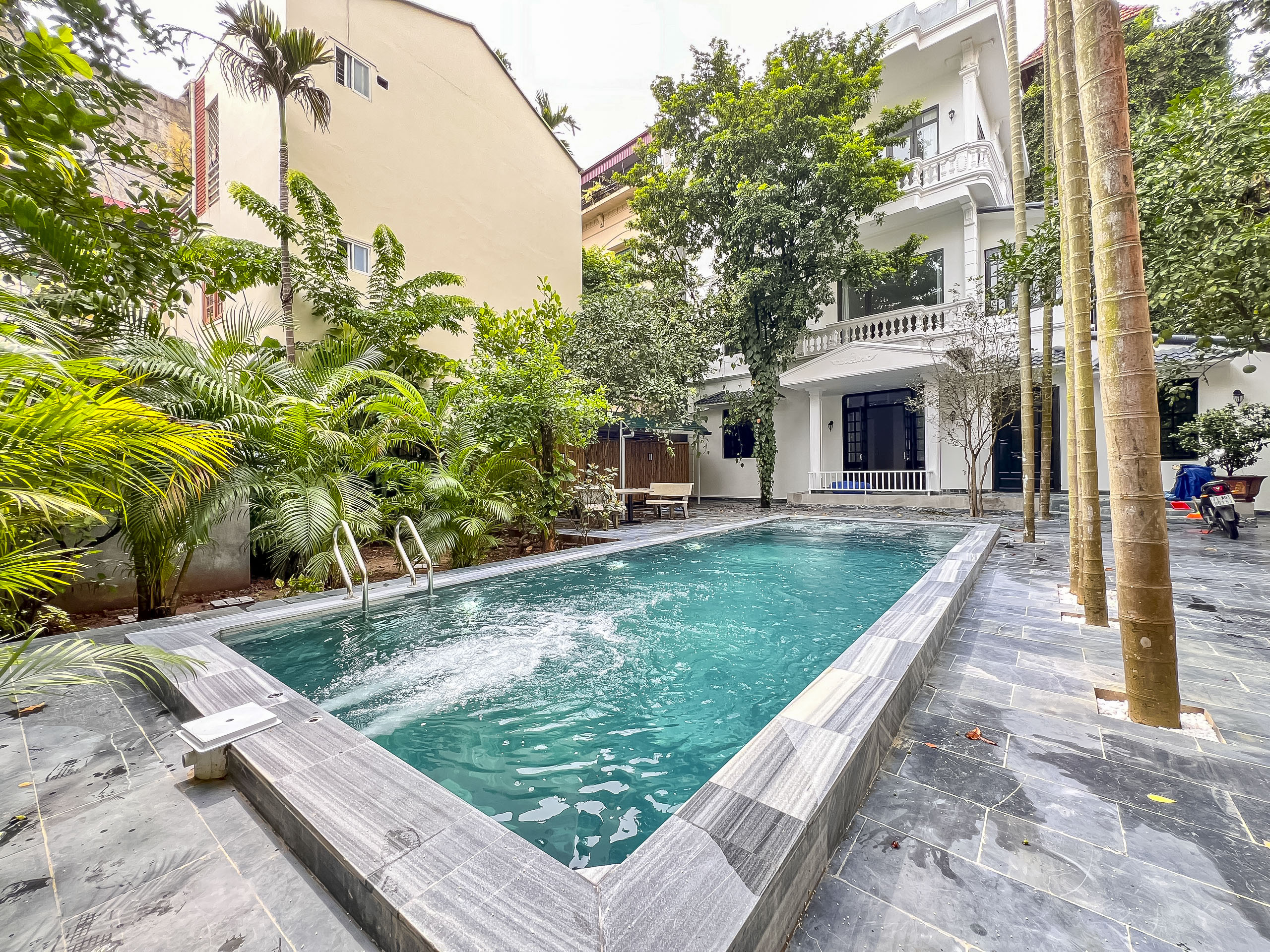 ✨ LUXURY TAY HO VILLA FOR RENT ✨ LIVE THE RESORT LIFESTYLE IN HANOI! 🌟 AU CO VILLA – 4 BEDROOMS, 4 BATHROOMS – PRIVATE POOL, LUSH GREENERY 🌟