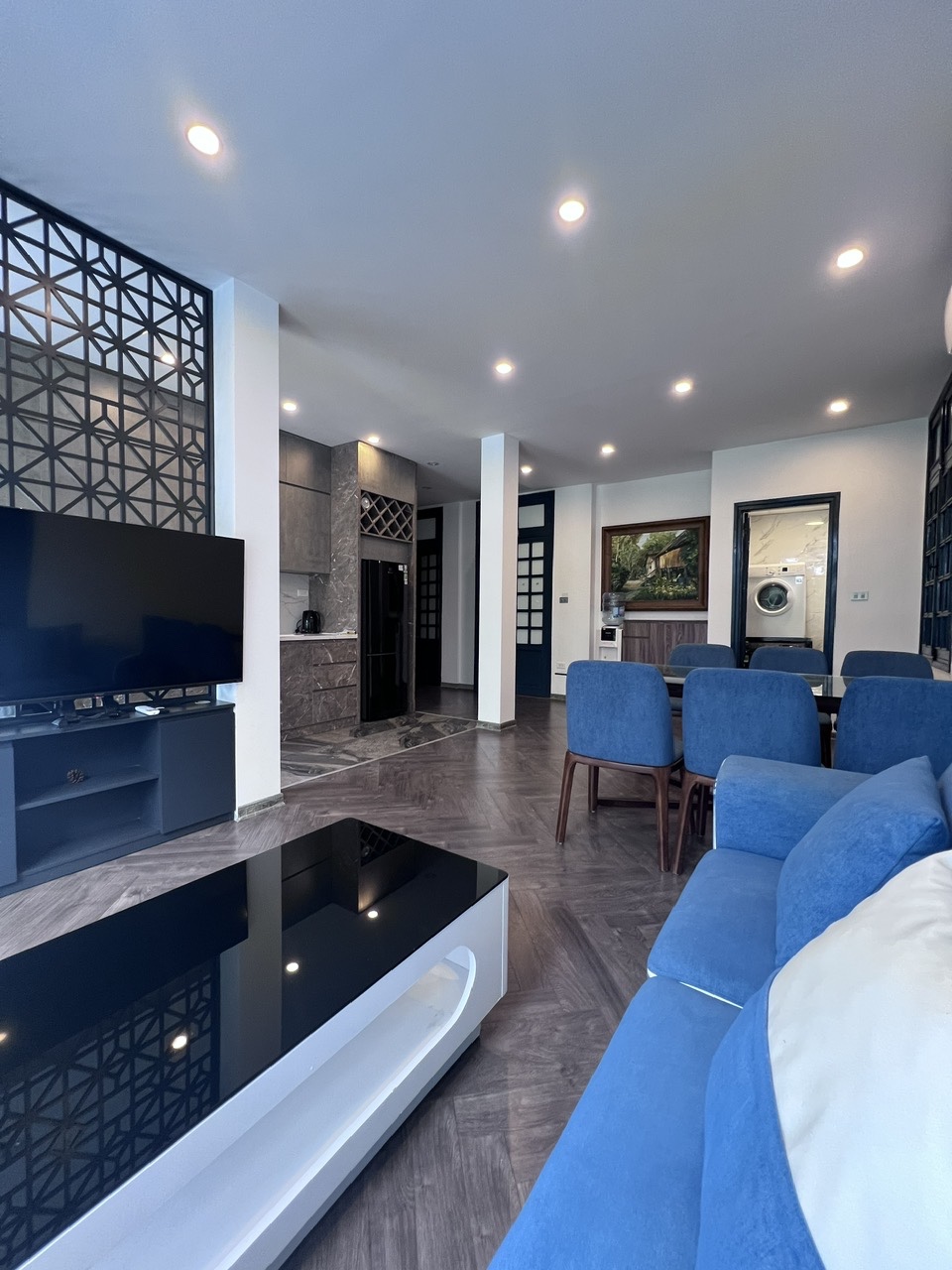 🏡 Spacious 2-Bedroom Apartment for Rent – Lake View, Near Sheraton, Tay Ho